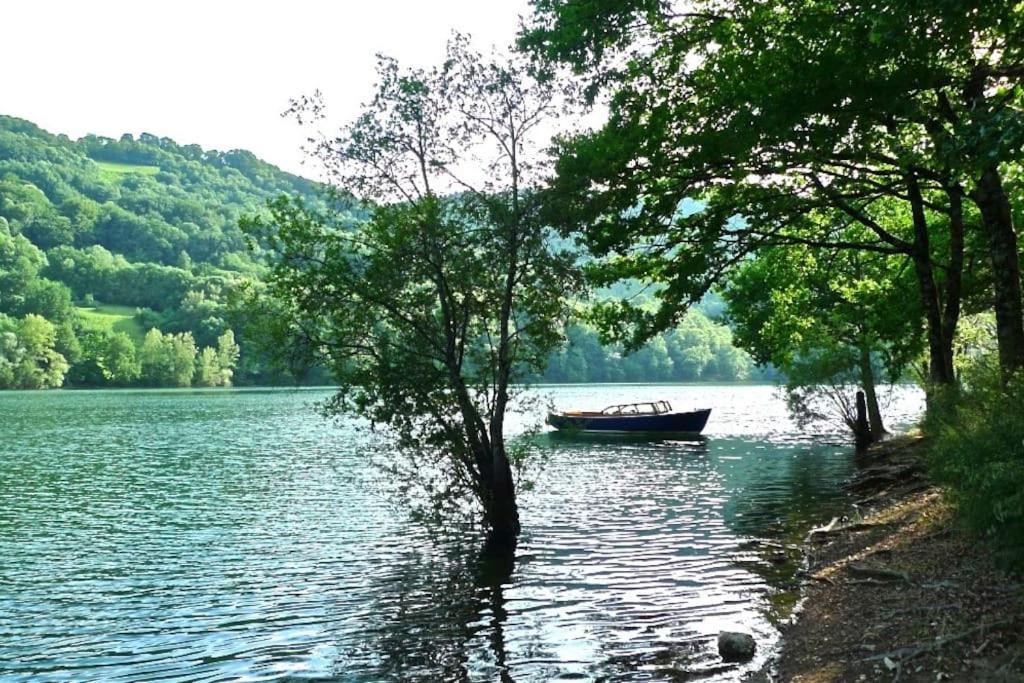 Lake House I // Alauzet Ecolodge + Nature Spa Castelnau-de-Mandailles ภายนอก รูปภาพ